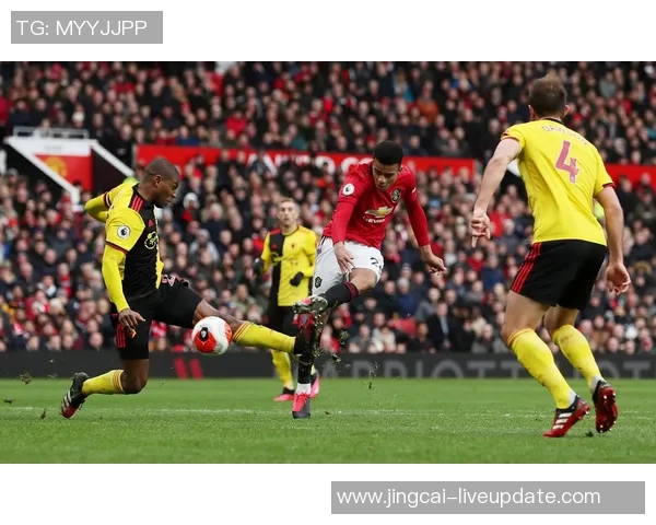 英超激战：曼联大胜巴黎圣日耳曼引发全场热议与焦点分析